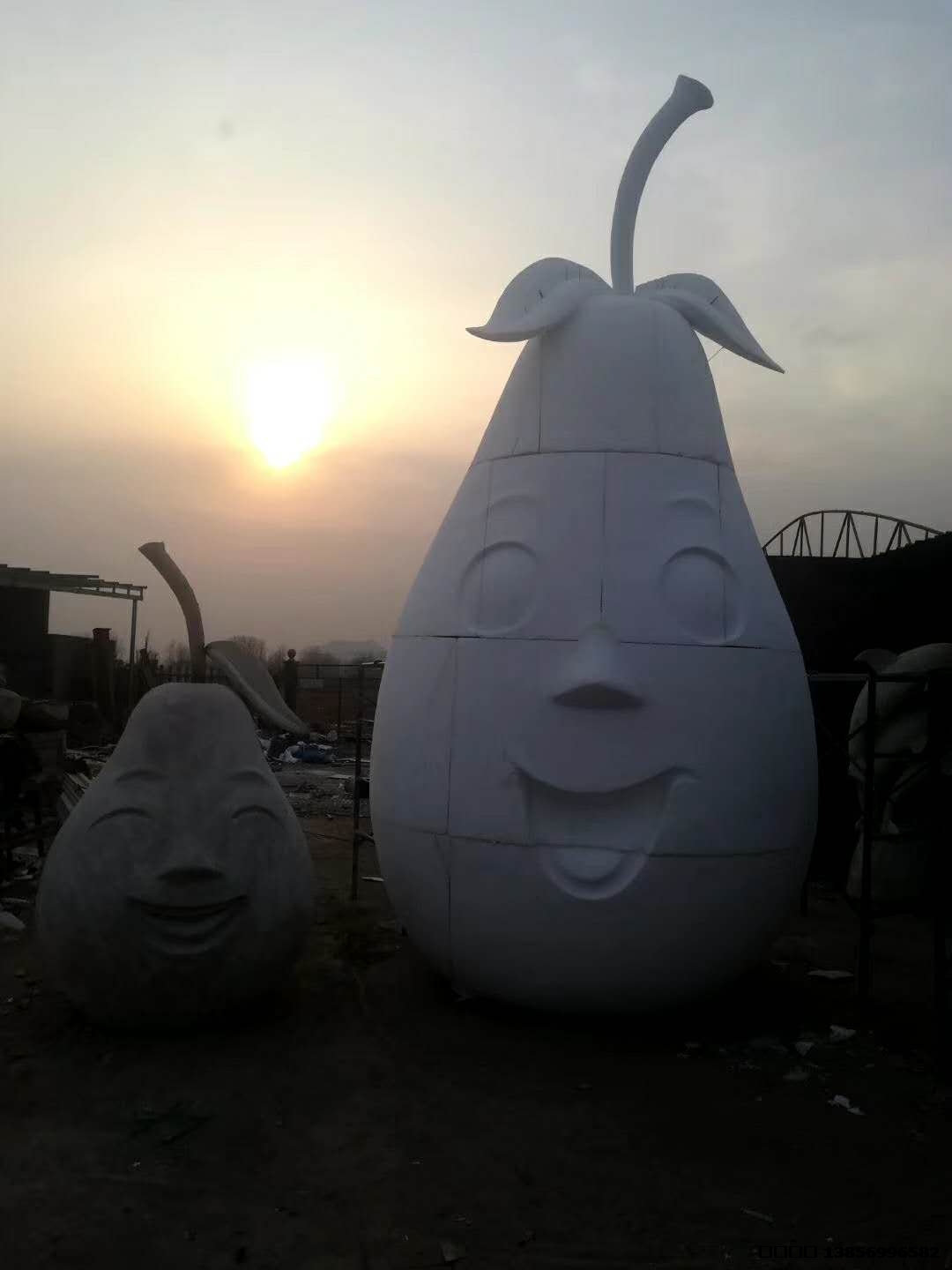 合肥梨雕塑，高5米，從制作到安裝，201903月制作。