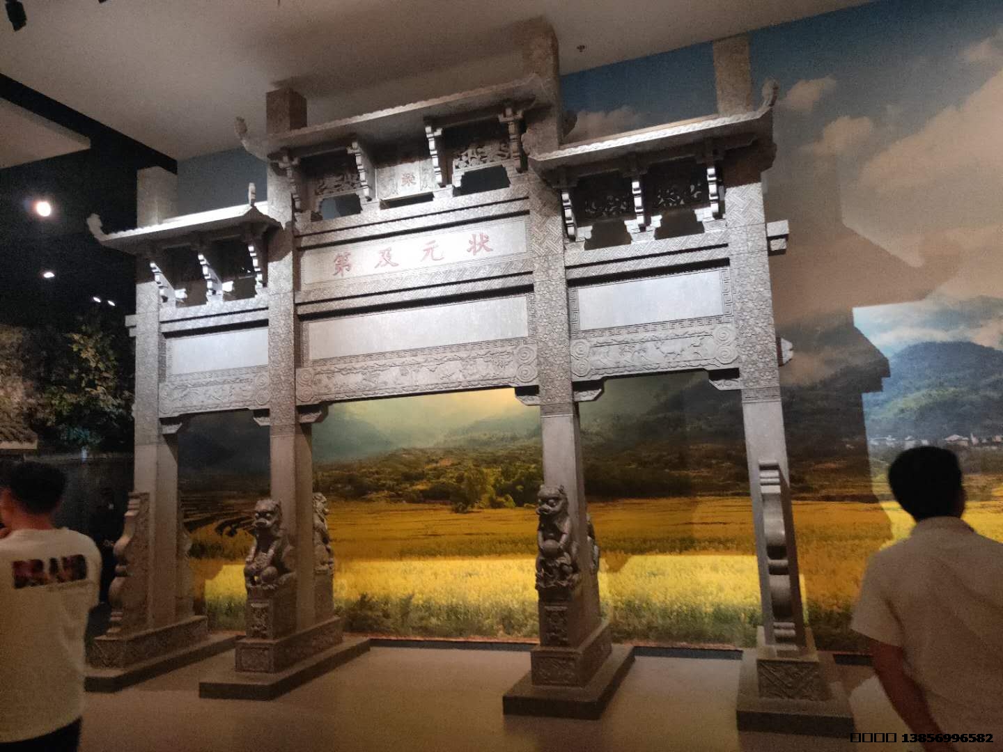 玻璃鋼仿石牌坊，室內(nèi)裝飾。